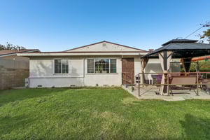 W 224th St-S2211-028.jpg