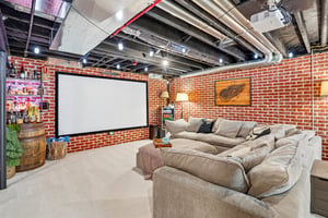 Russell Dr 21-S2809-042.jpg