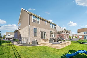 Russell Dr 21-S2809-047.jpg