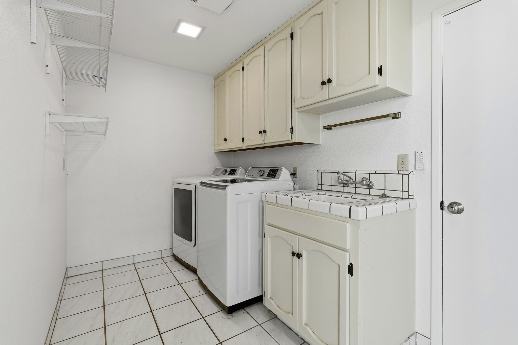 040_f8_3712 Drakeshire Dr