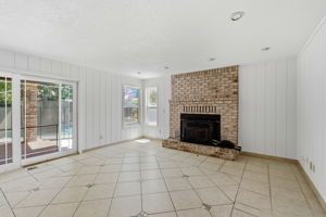 011_f8_3712 Drakeshire Dr