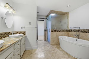 035_f8_3712 Drakeshire Dr