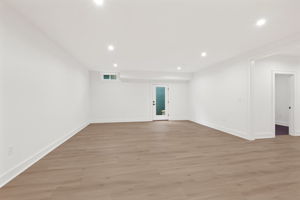  Photo 34