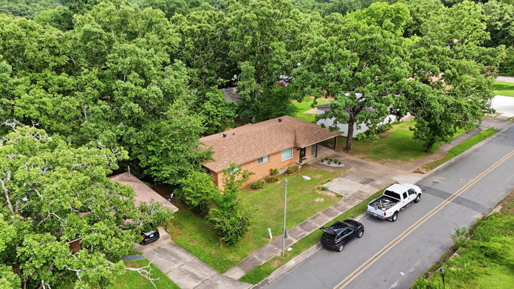 Short-Term Rentals real estate media in North Little Rock, Arkansas by Avery & Bryant