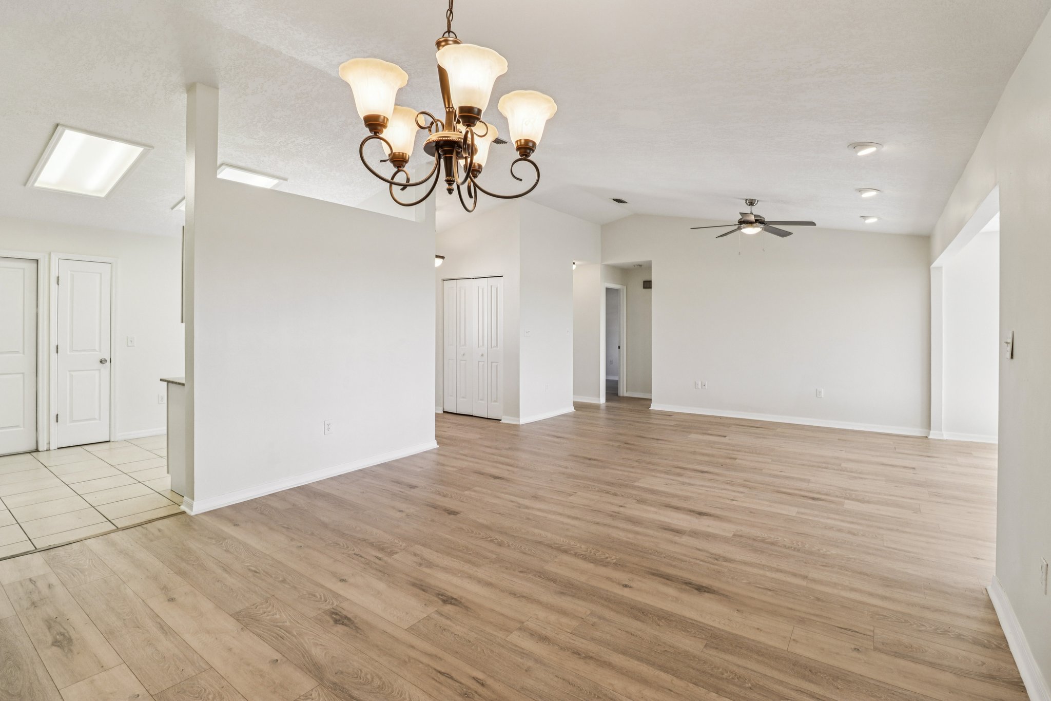 Sandy Ln-S2709-012.jpg
