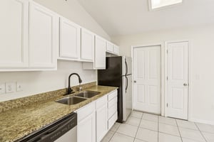 Sandy Ln-S2709-020.jpg