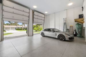 3 Car Garage