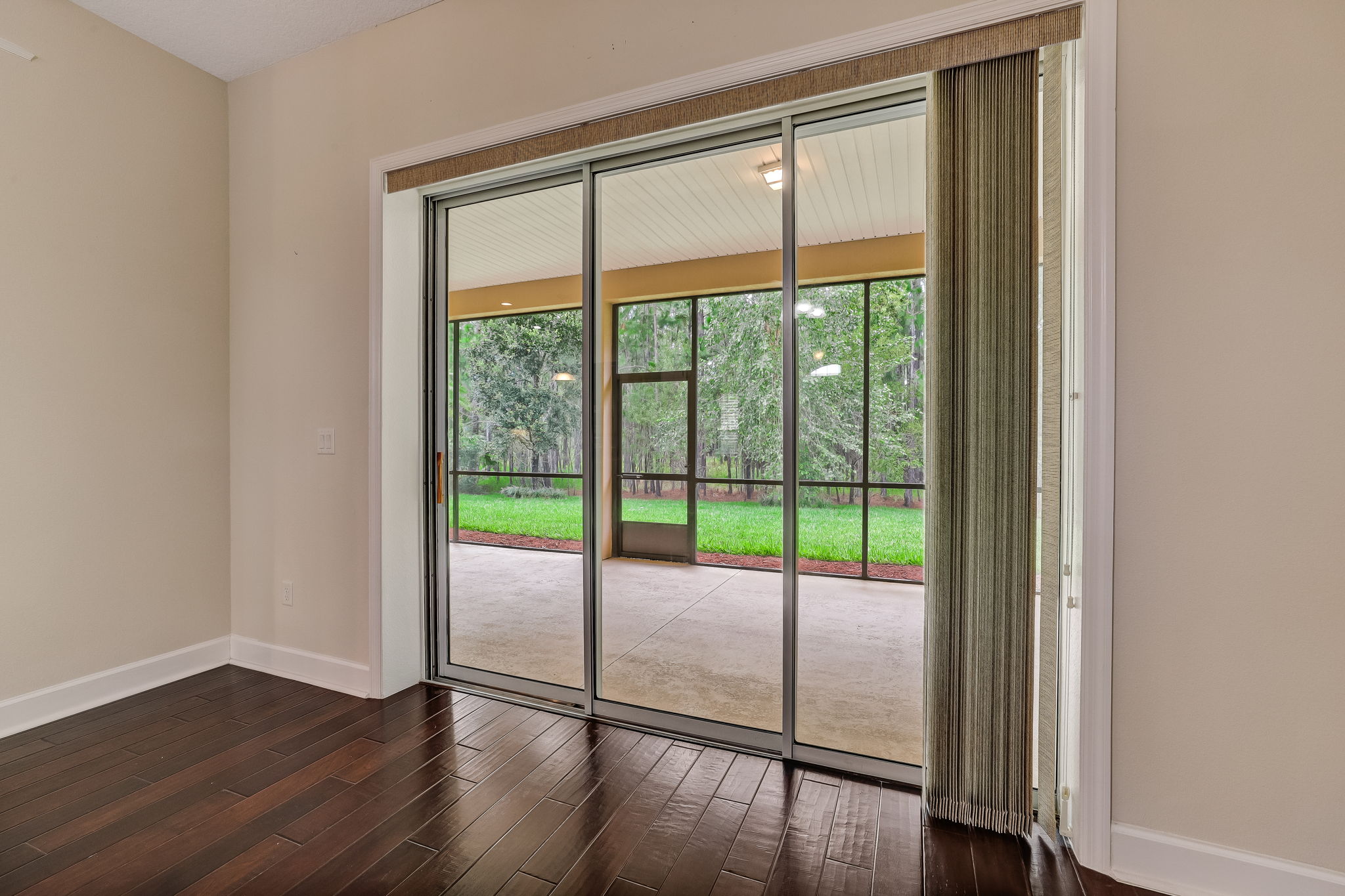 3 Panell Sliding Glass Doors to Lanai