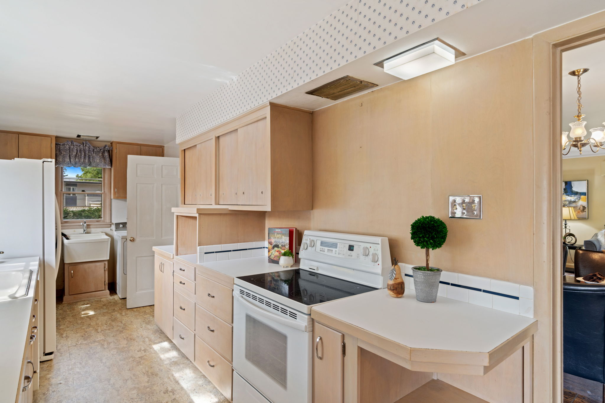 Plenty of cabinets