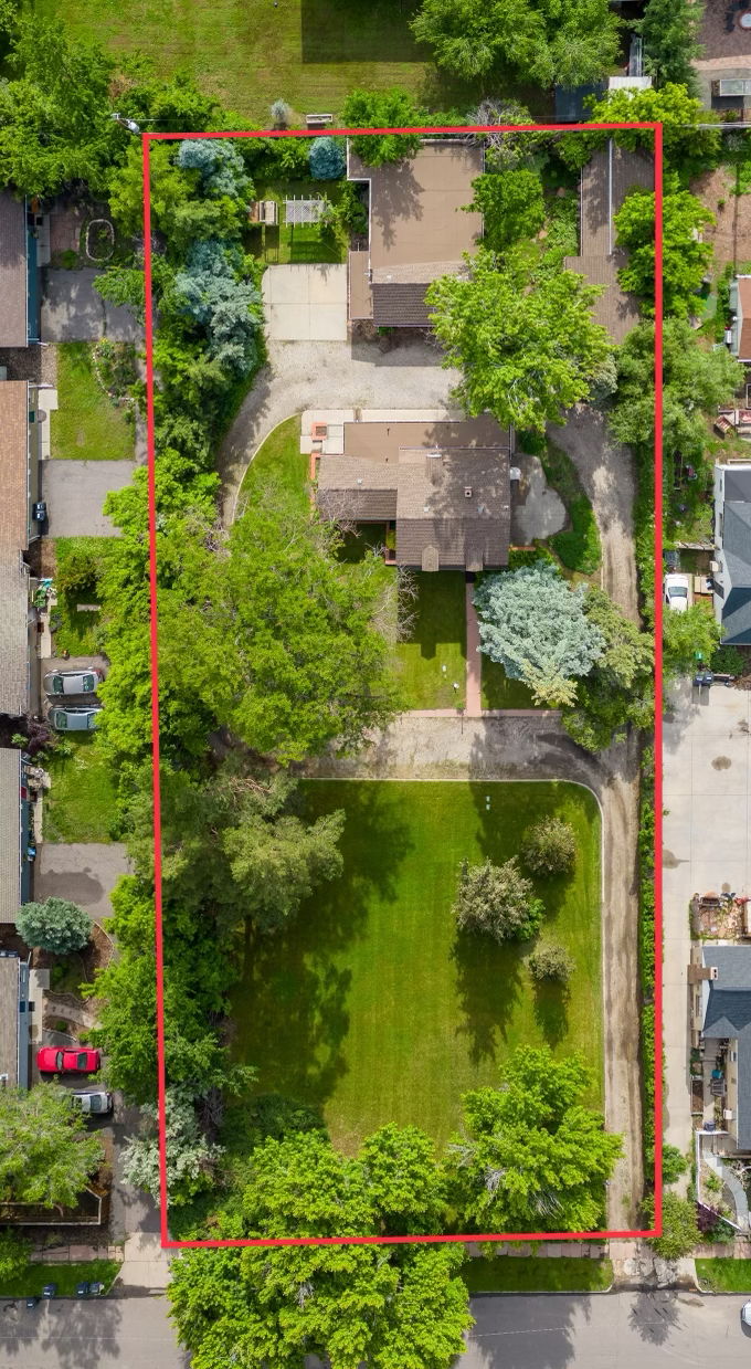 Huge lot in the heart of the City