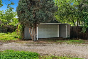 Overized 2 car garage with workshop