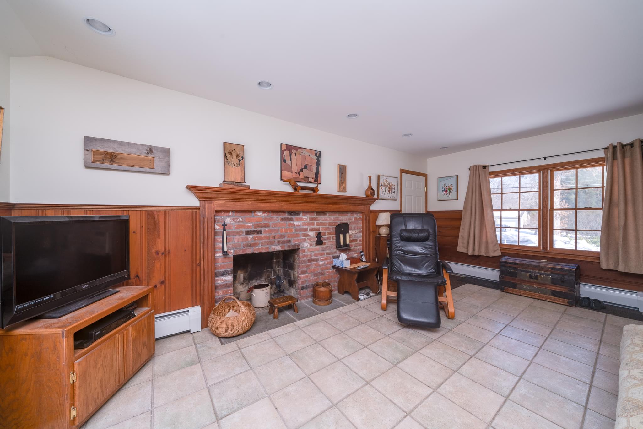  372 E Hill Rd, Canton, CT 06019, US Photo 7