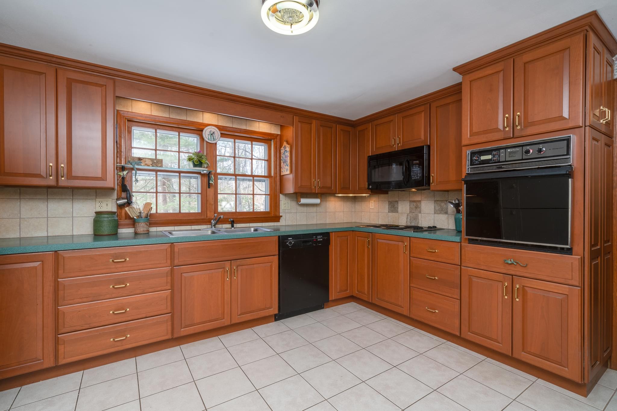  372 E Hill Rd, Canton, CT 06019, US Photo 4