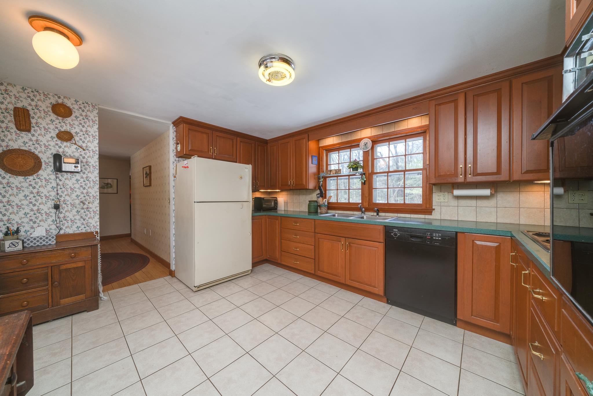  372 E Hill Rd, Canton, CT 06019, US Photo 5