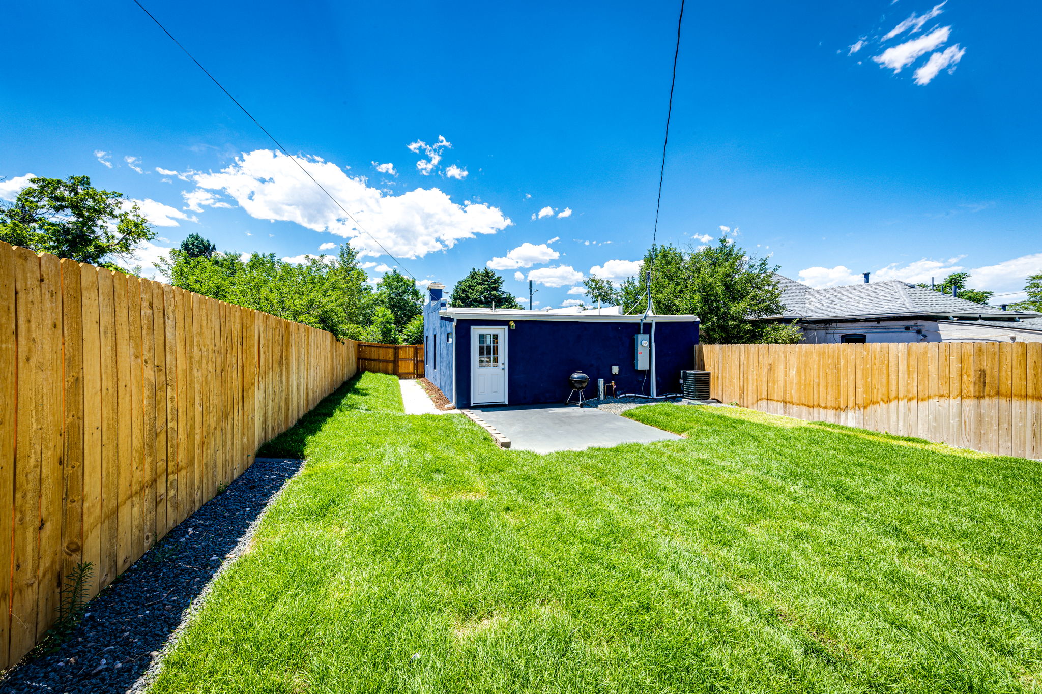 Backyard w Privacy Fence