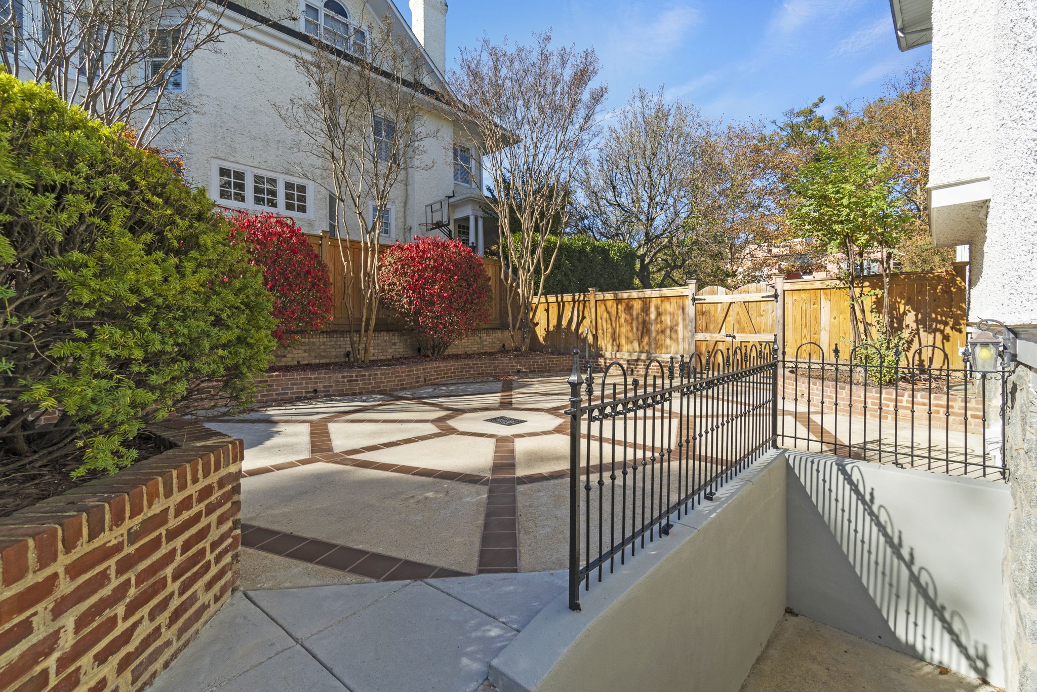 Walk-out stairs / patio