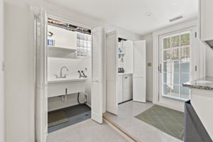Laundry / Walk-out stairs