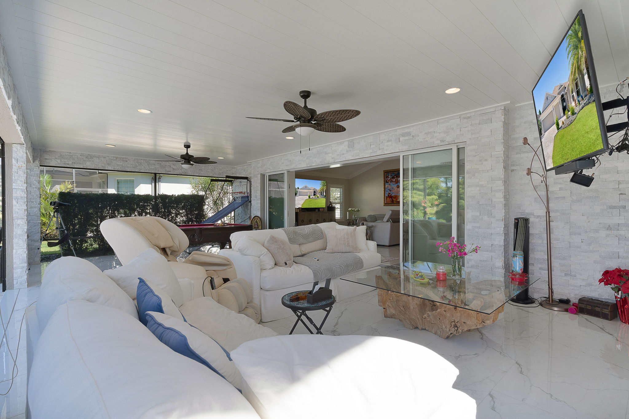  Photo 63