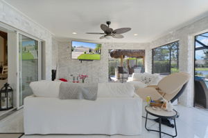  Photo 63