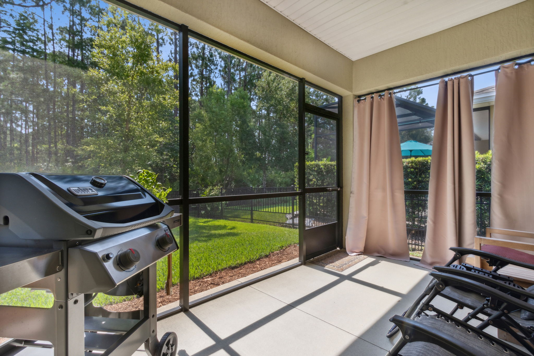 Screened-in Porch