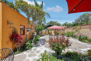 Falcon Ave-S2007-037.jpg