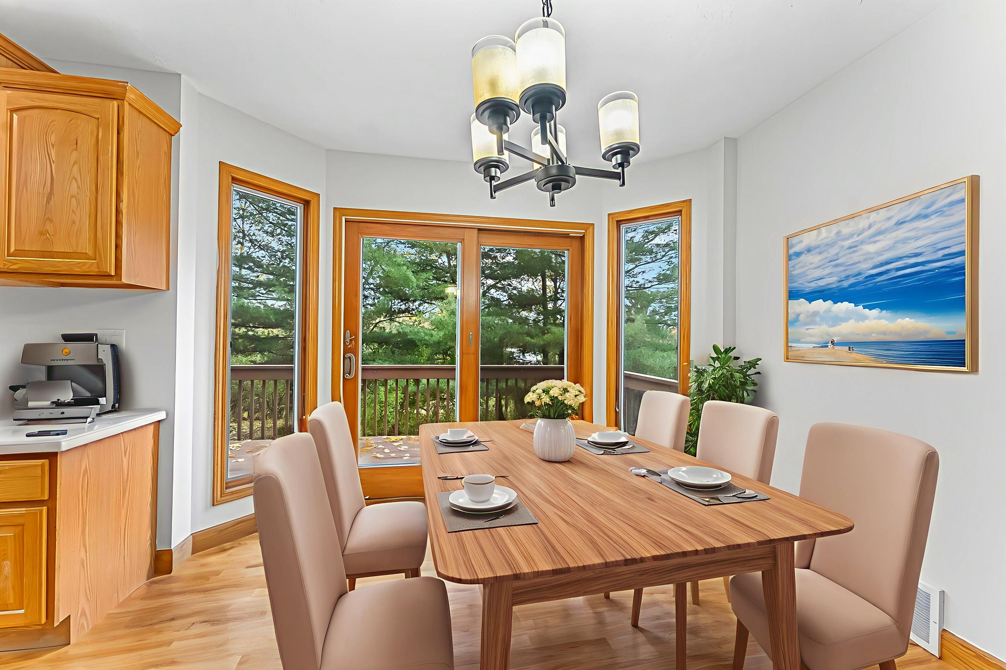 DSC09534 virtually staged.jpeg