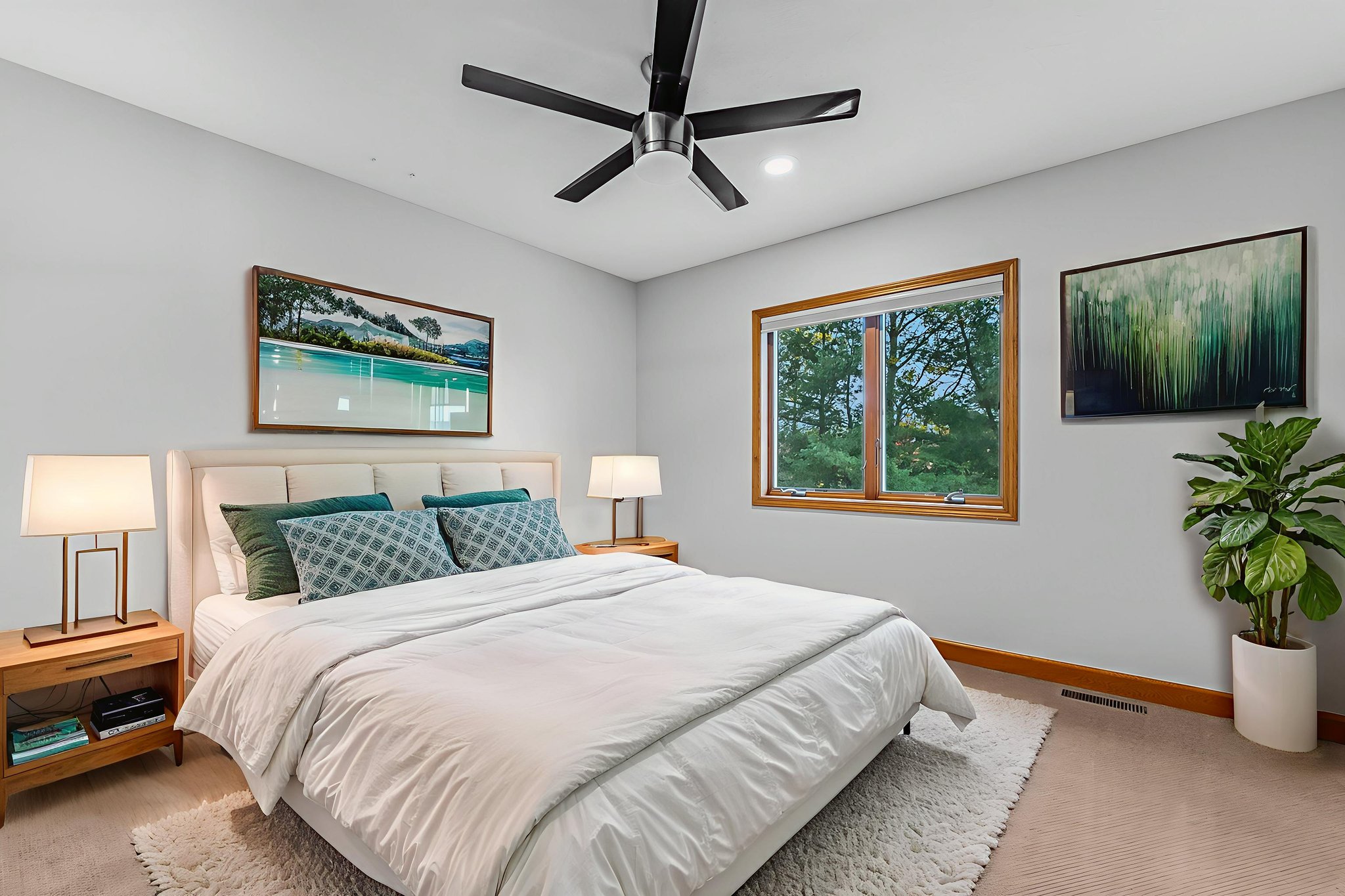 DSC09633 virtually staged.jpeg