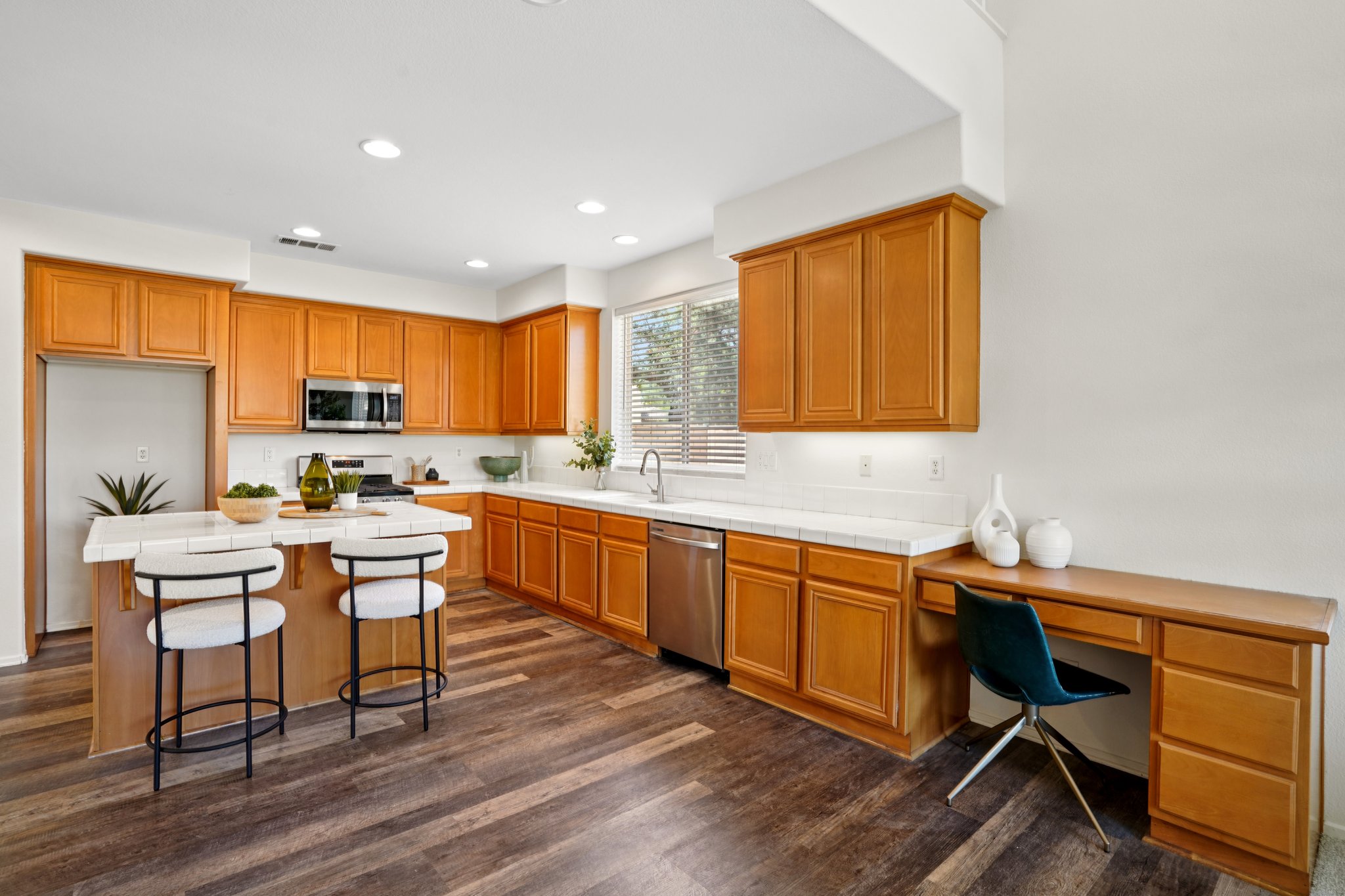 Camden Dr-L2108-025.jpg