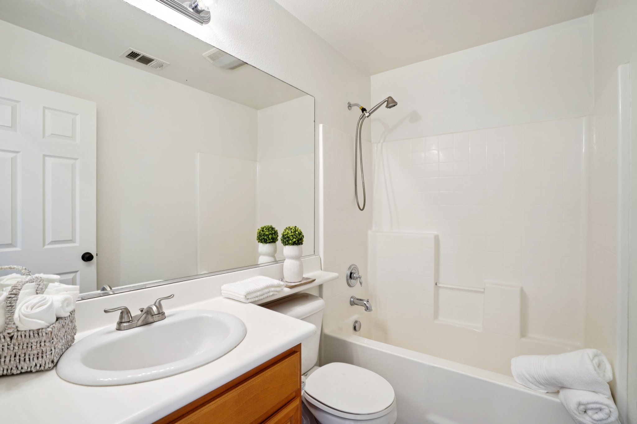 Camden Dr-L2108-034.jpg