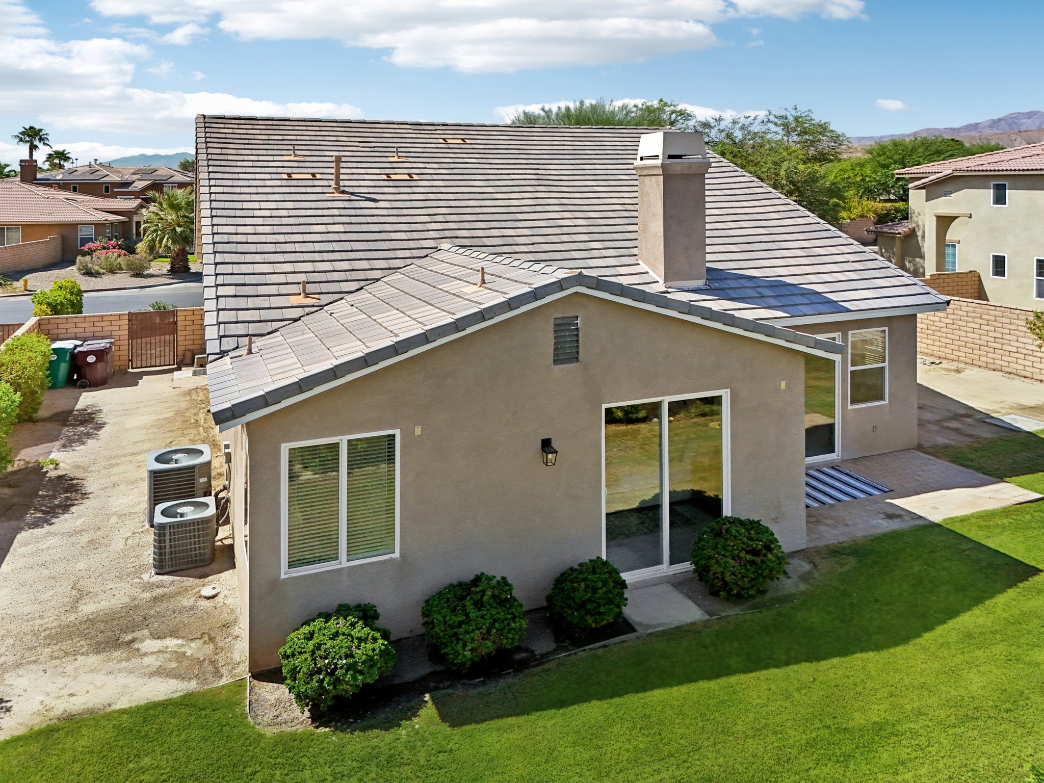 Camden Dr-L2108-055.jpg