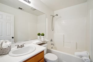 Camden Dr-L2108-034.jpg