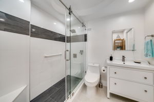 3573 NW 94th Ave, Sunrise, FL 33351, USA Photo 25