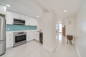 3573 NW 94th Ave, Sunrise, FL 33351, USA Photo 7
