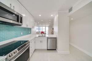 3573 NW 94th Ave, Sunrise, FL 33351, USA Photo 4