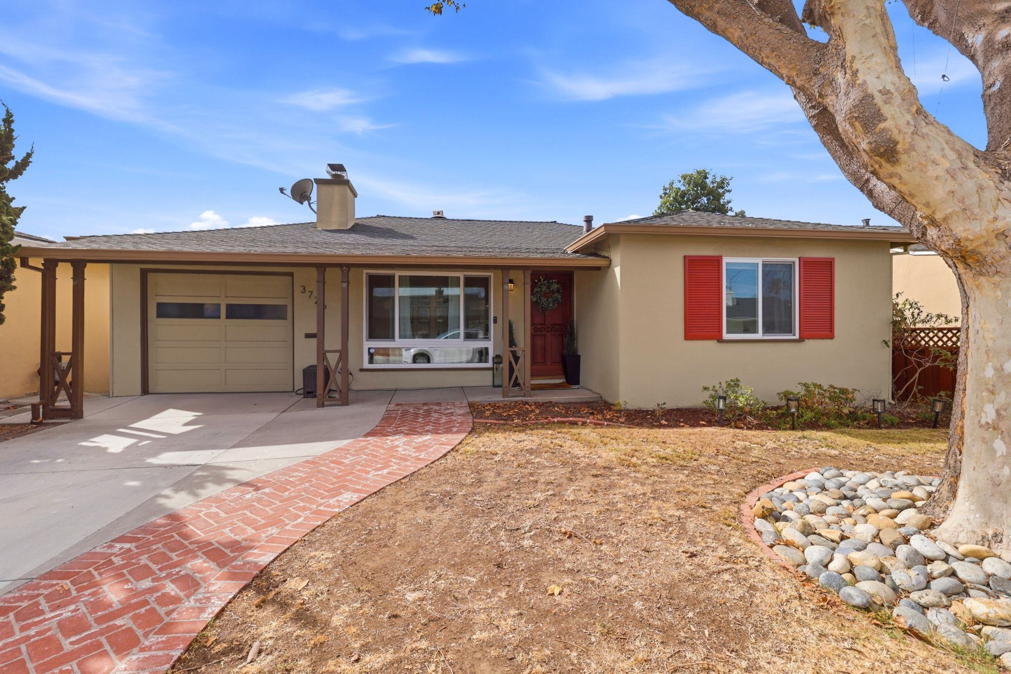 004_F8_3726 Branson Dr