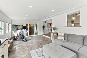 016_F8_3726 Branson Dr