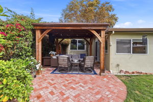 039_F8_3726 Branson Dr