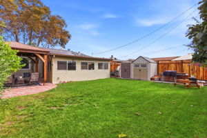 045_F8_3726 Branson Dr