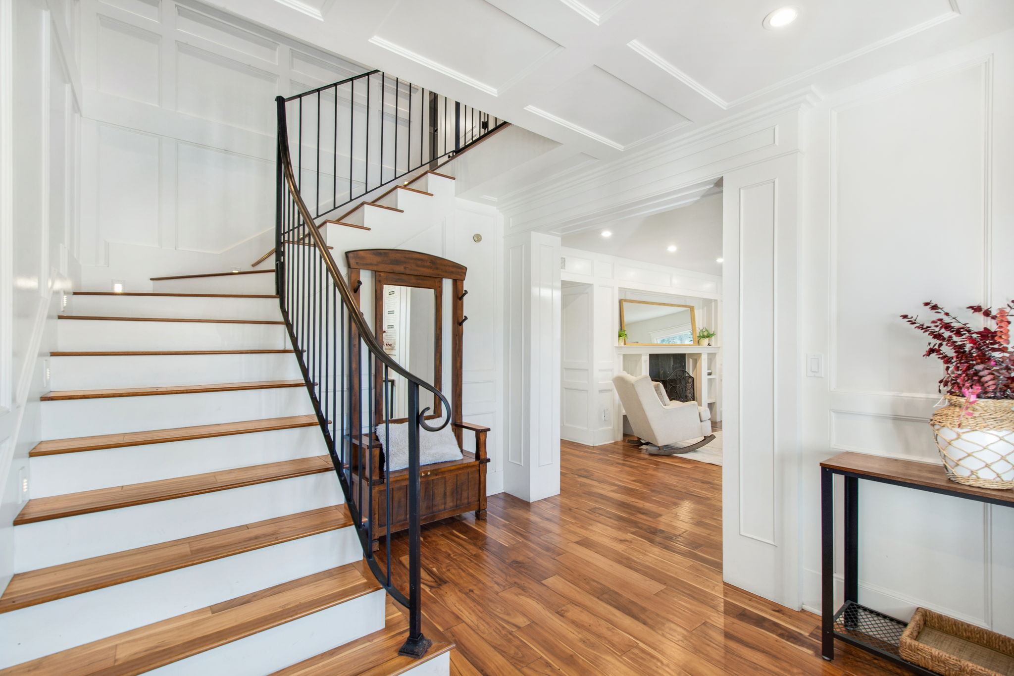 Semi-circular stairway to 2nd floor