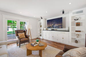 Great room w/built ins