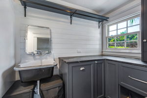 2nd Floor laundry suite