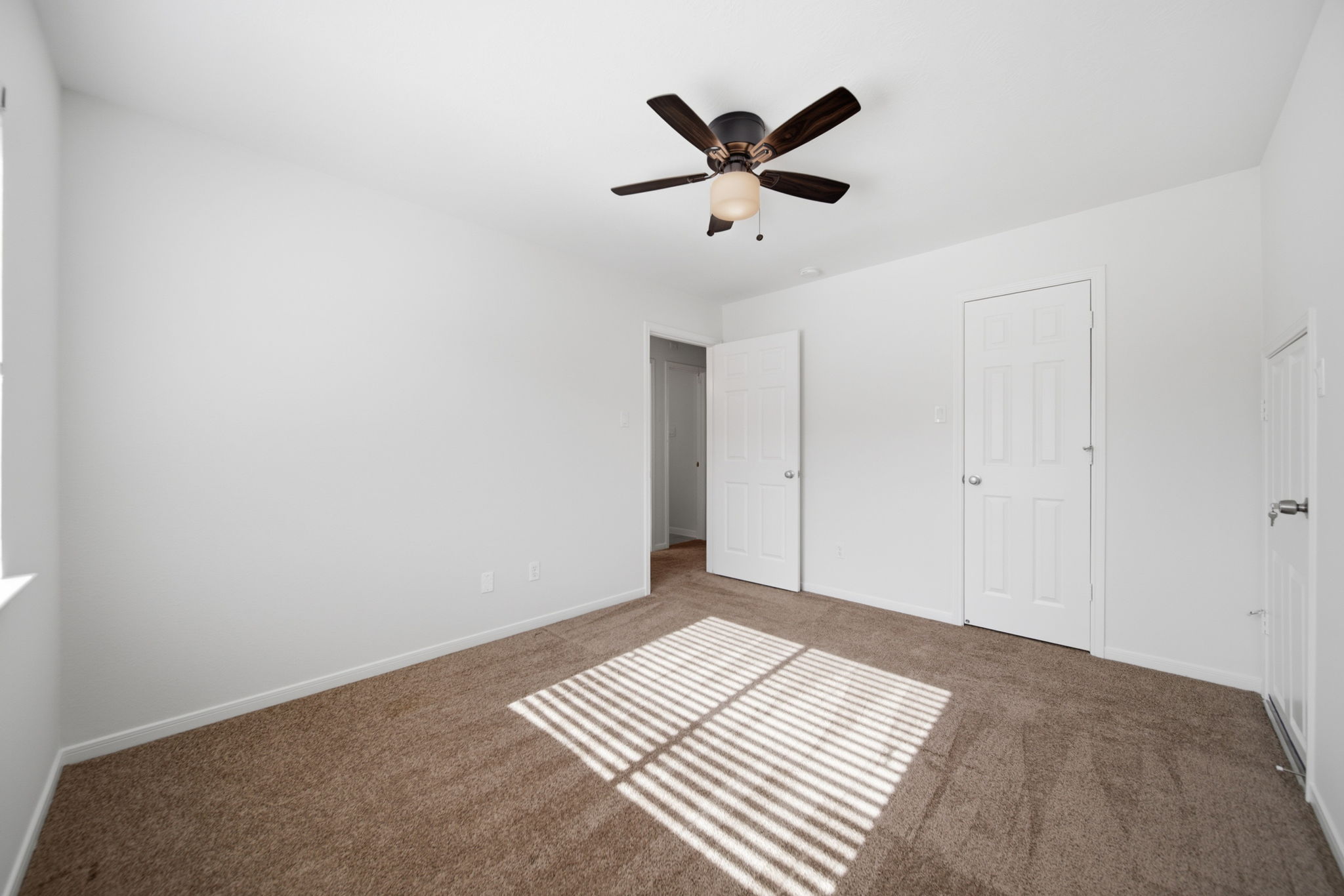  Photo 35