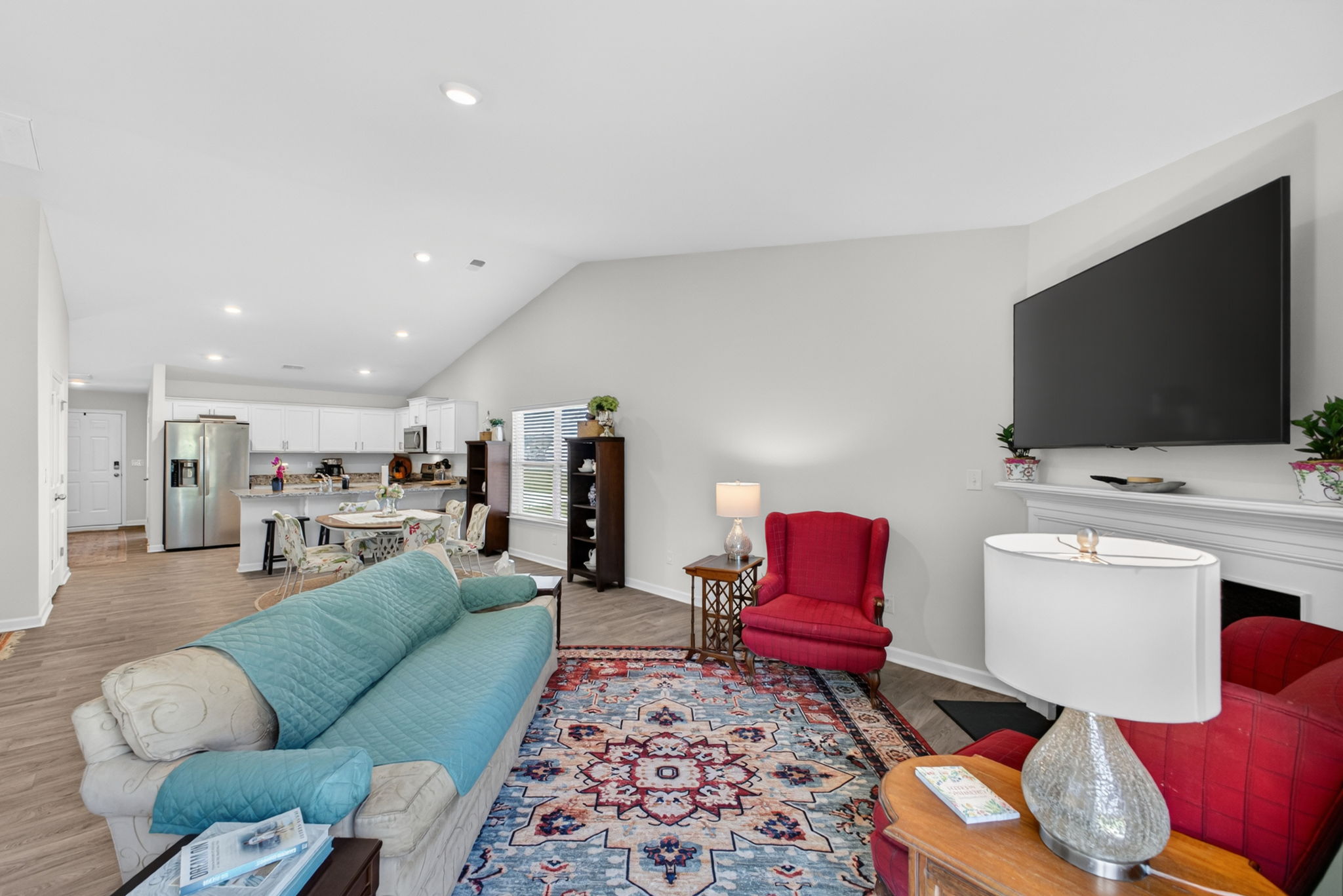  Photo 33
