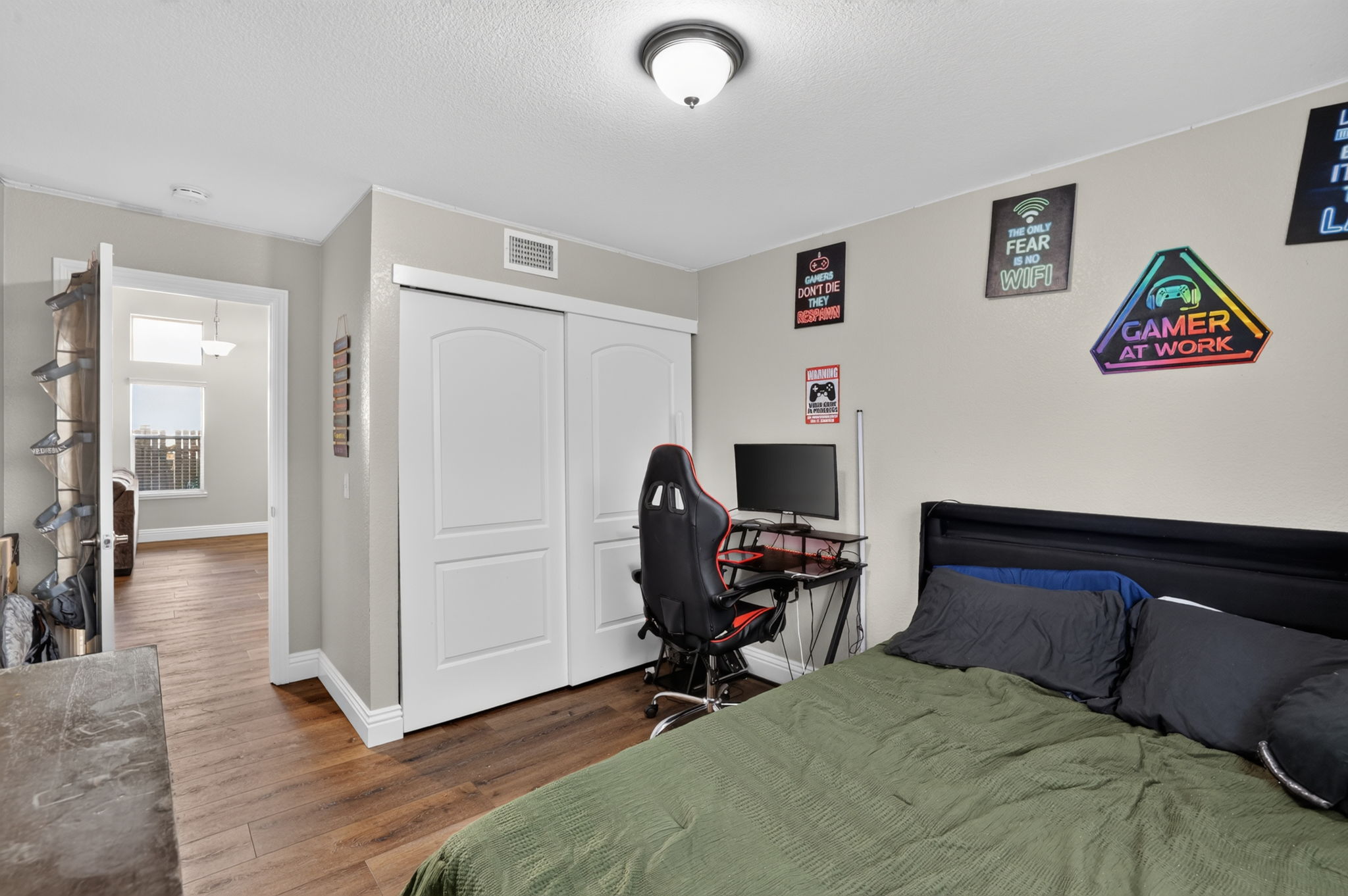  Photo 26