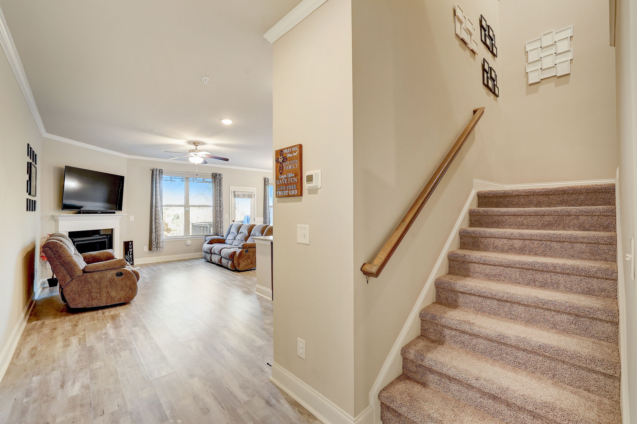 Cherryhill Ln-008