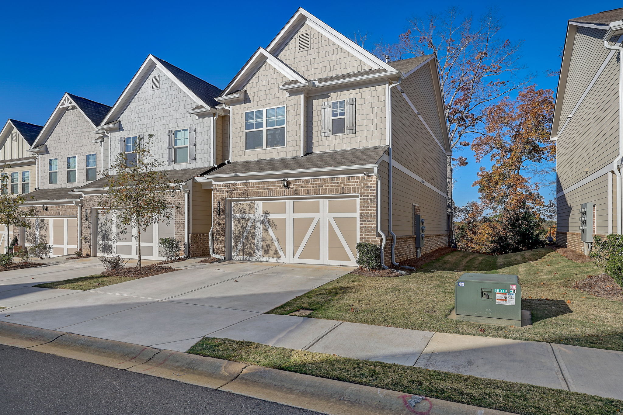 Cherryhill Ln-002