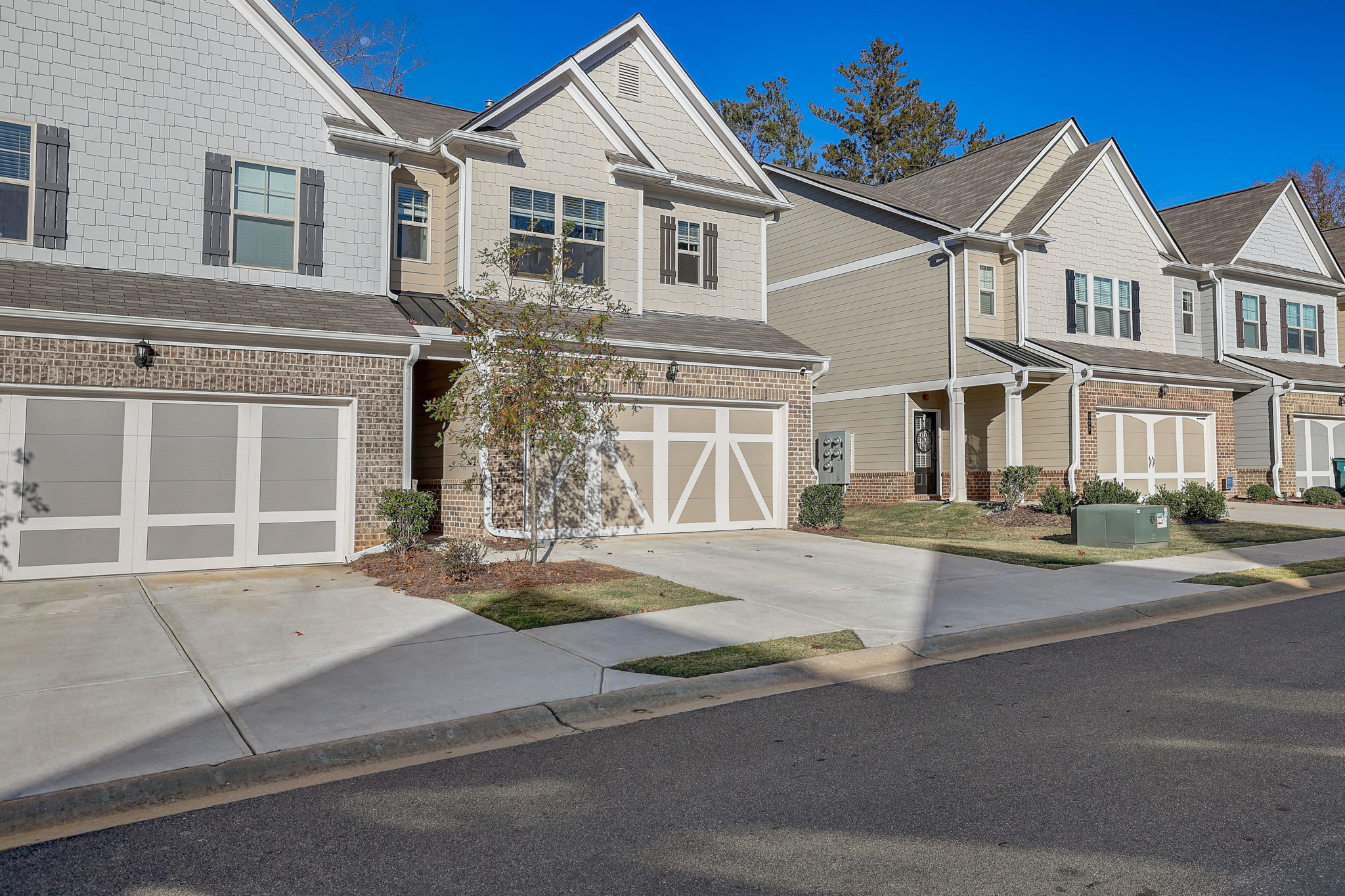 Cherryhill Ln-001
