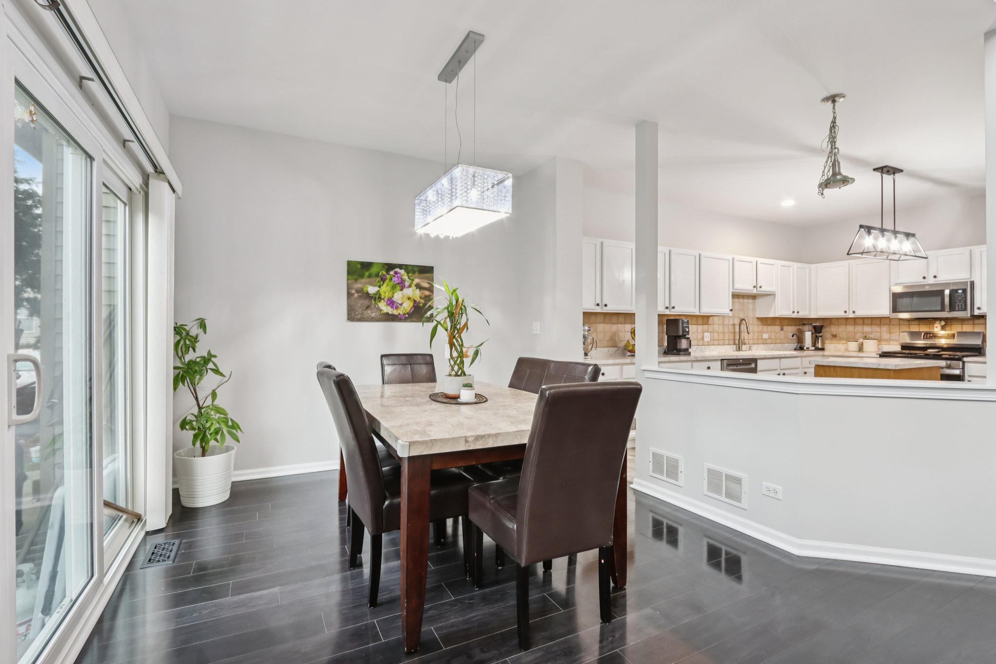 Evergreen Cir-S2211-011.jpg