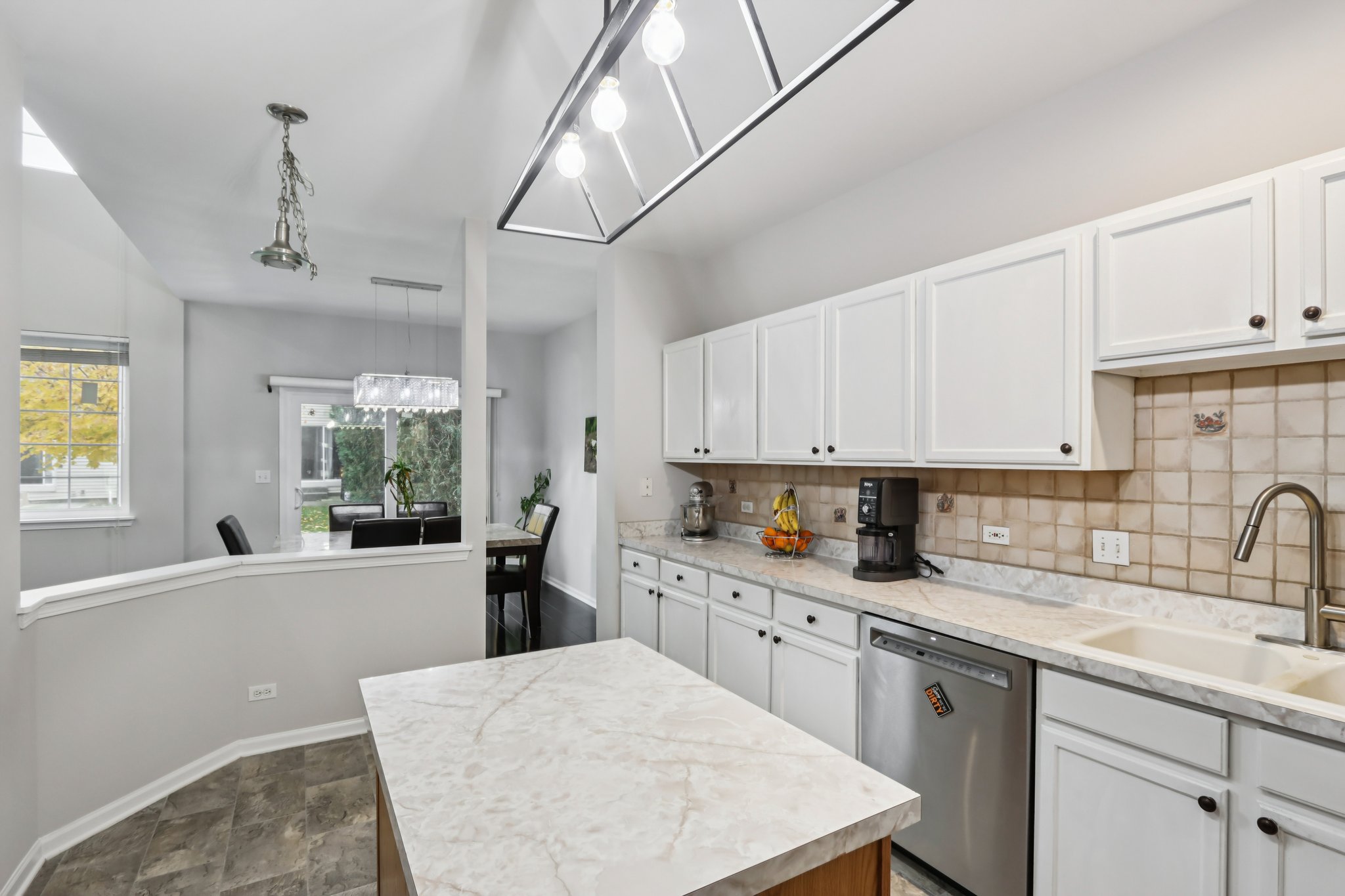 Evergreen Cir-S2211-015.jpg