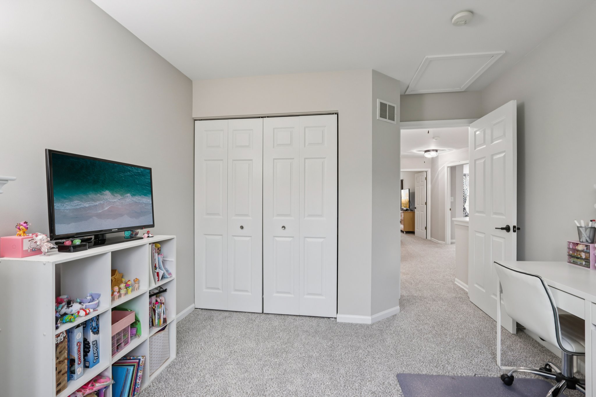 Evergreen Cir-S2211-019.jpg